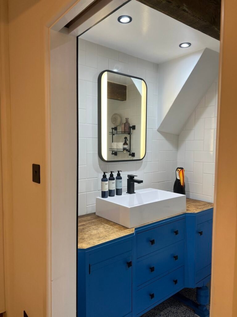 Bathroom with Land&Water coastal inspired toiletries